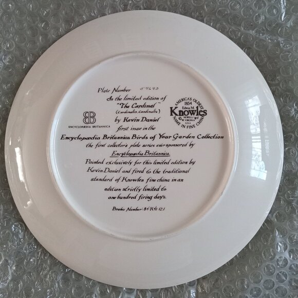 Knowles China Birds of Your Garden Collection "The Cardinal" by Kevin Daniel - Picture 2 of 2